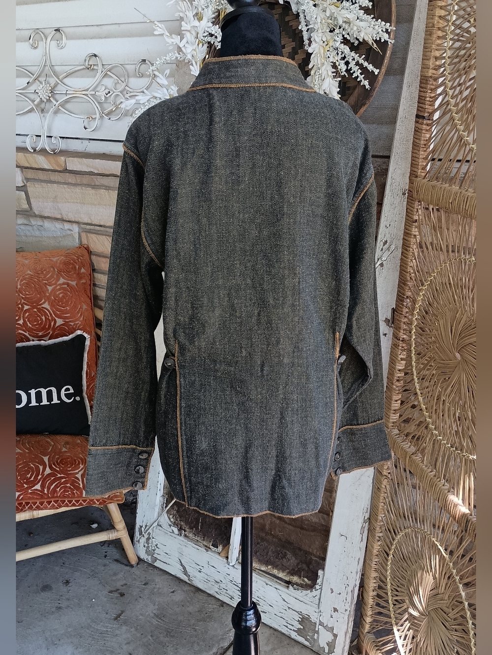 Vintage Tribe Women's Dark Gray Button-Front Jacket Blouse with Tan Trim_M - Picture 3 of 4